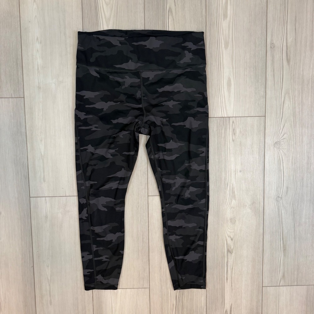 Athleta Ultimate 7/8 Tight Camo Leggings Black Grey High Rise Pockets 531773 L